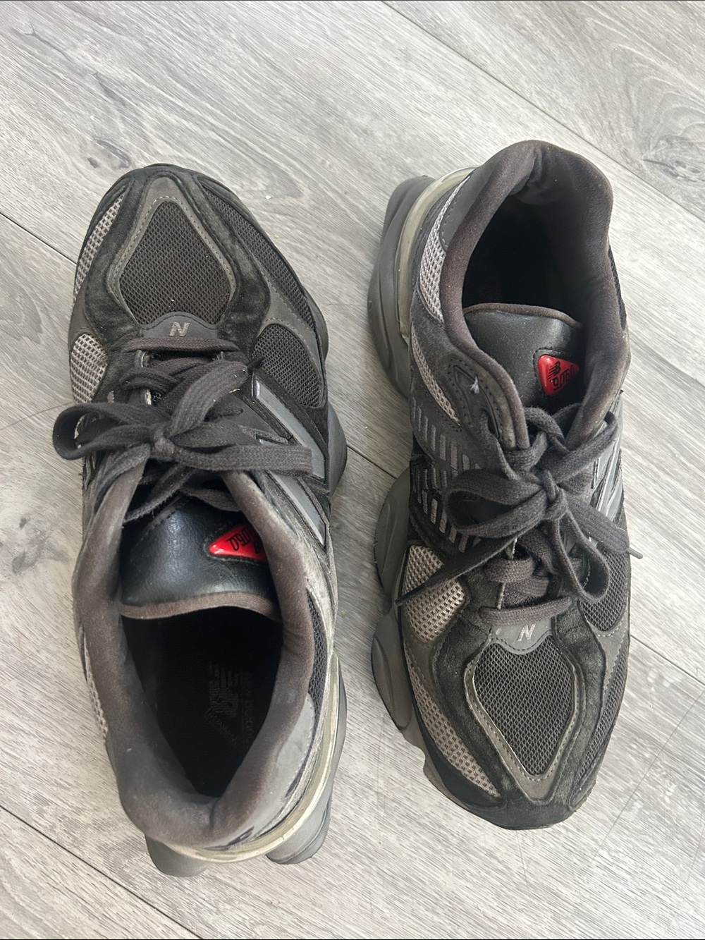 New Balance Men's 9060 Black and Gray Sneakers Sz 10 - Picture 8 of 15
